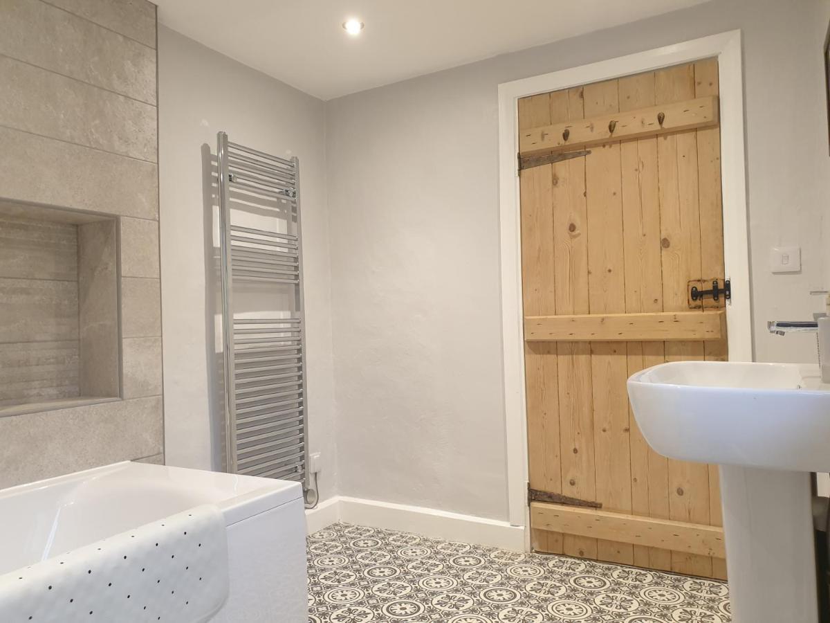 No8 3 Bed Cottage Winter Deals Offered 3 Nights Or More Nov-Mar Backbarrow Cameră foto